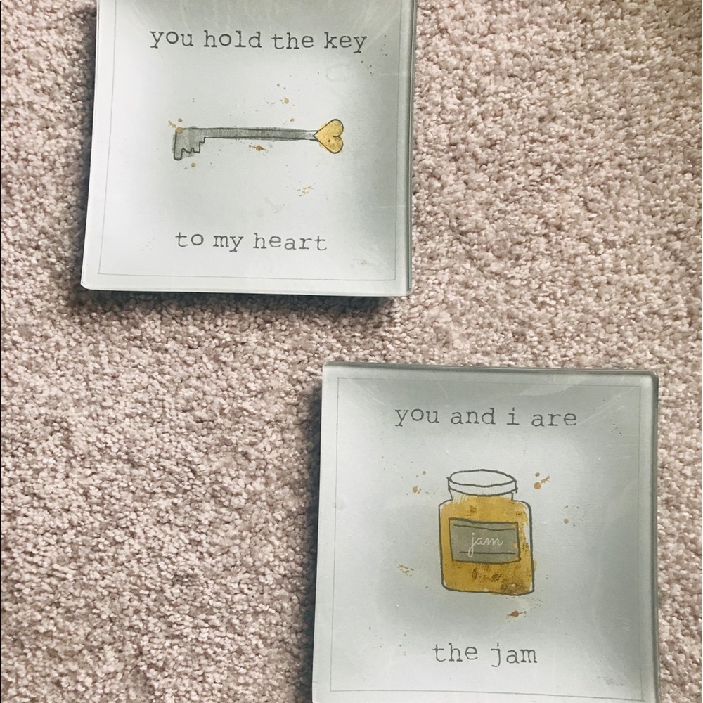 Beautiful jewelry and key trays set of 2